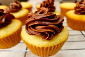 Best Easy Vanilla Cupcakes