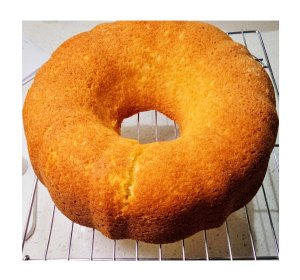 how-to-make-the-best-orange-cake-on rack