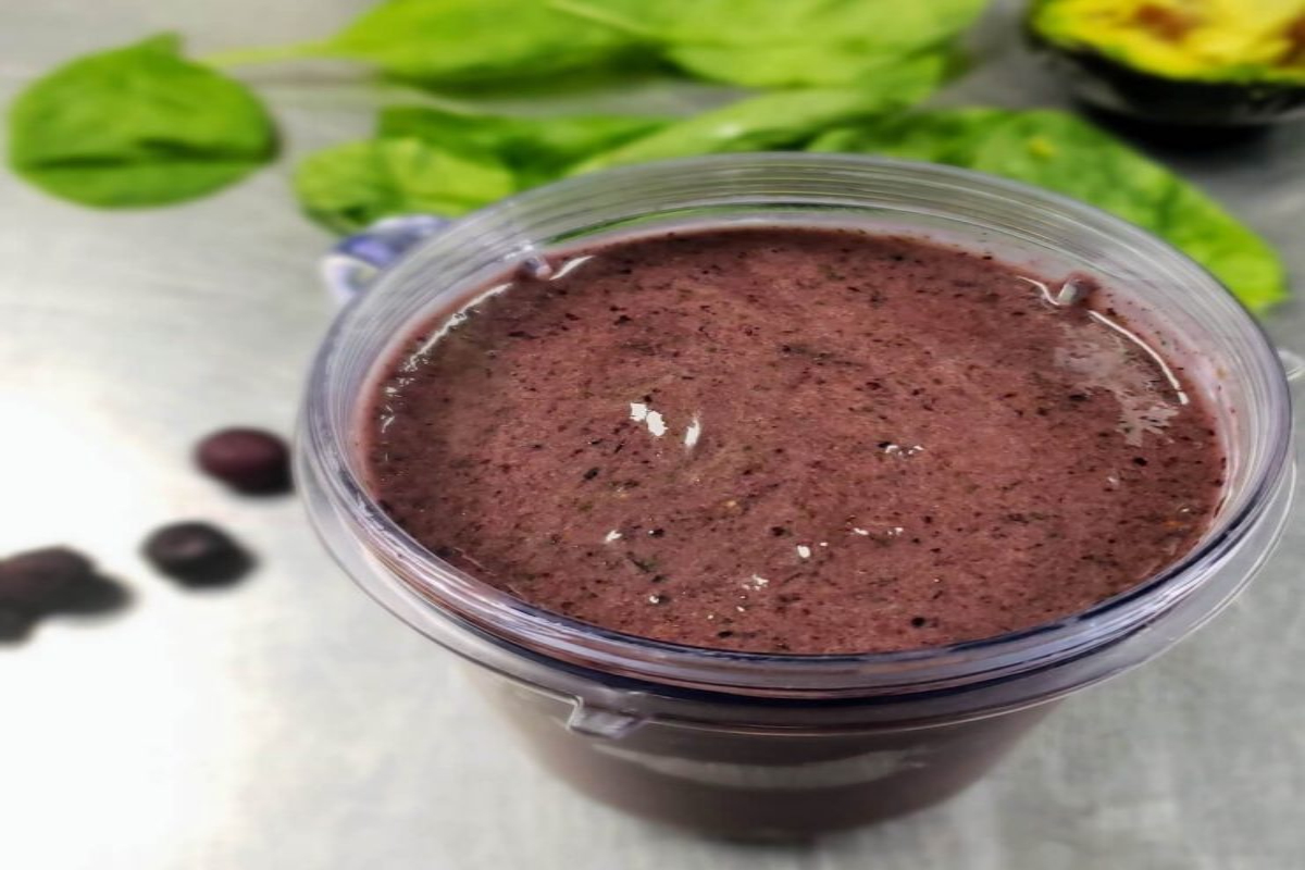 Avocado Blueberry Smoothie For Breakfast