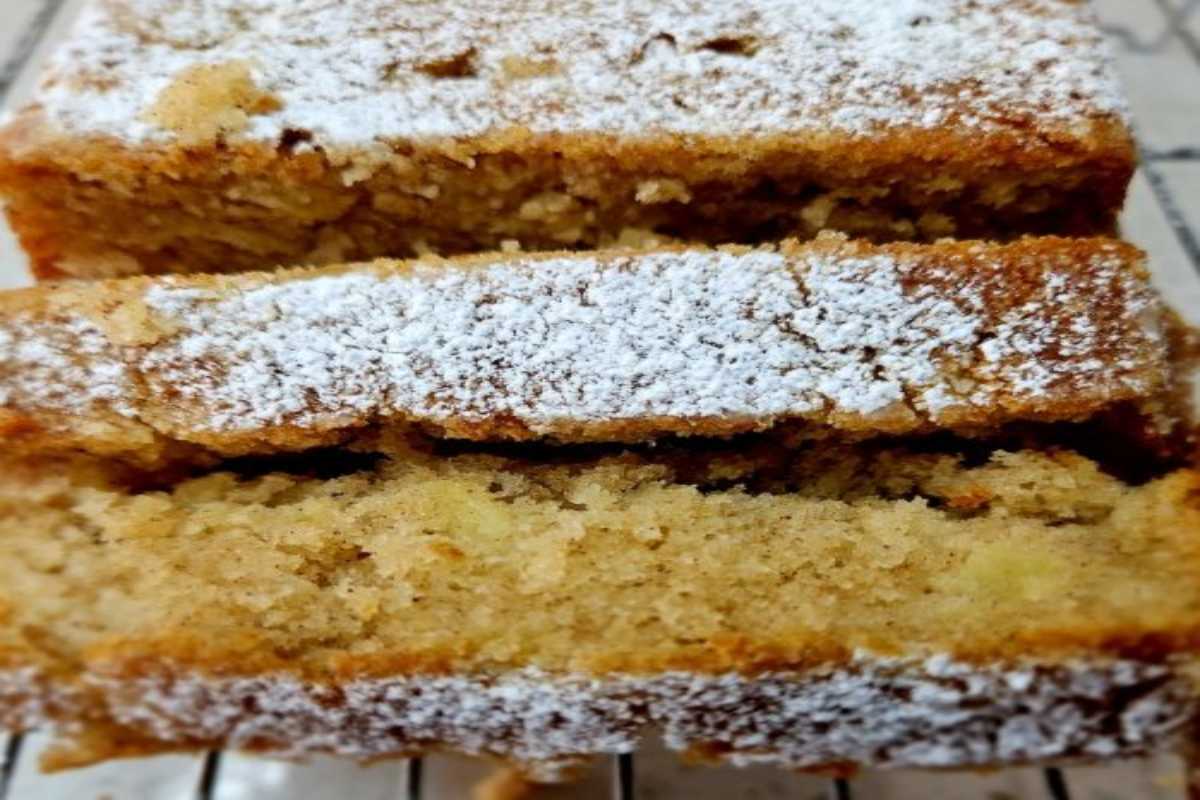 Easy Apple Cake Recipe