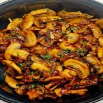 Sautéed Mushrooms with Garlic and Paprika