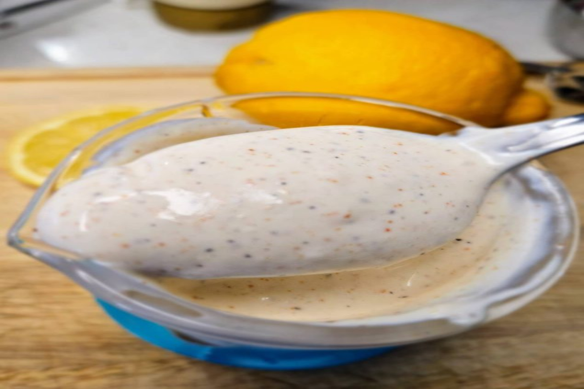 Easy Spicy Ranch Dressing Recipe